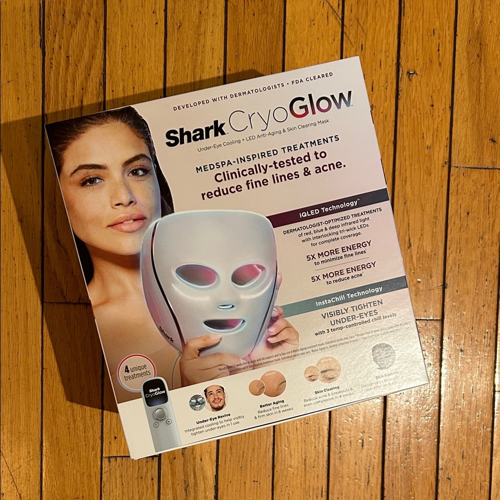 Shark CryoGlow LED Face Mask